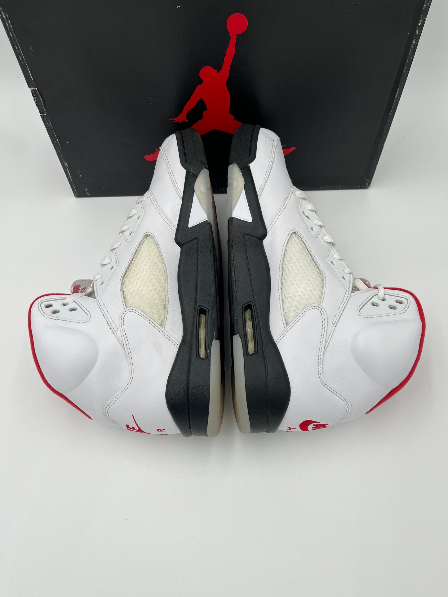 Jordan 5 fire red