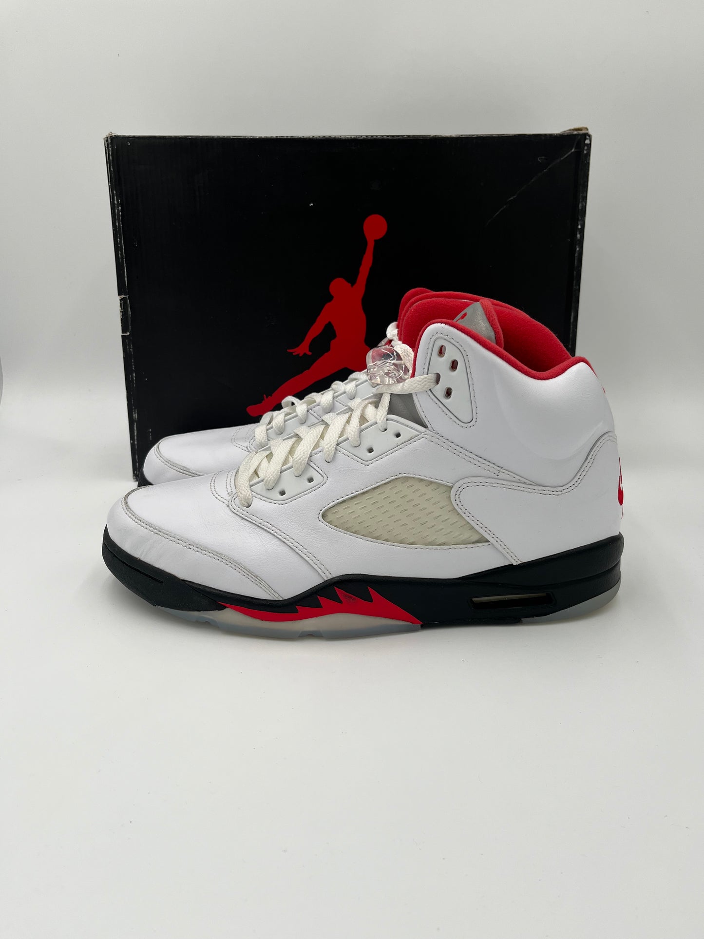 Jordan 5 fire red