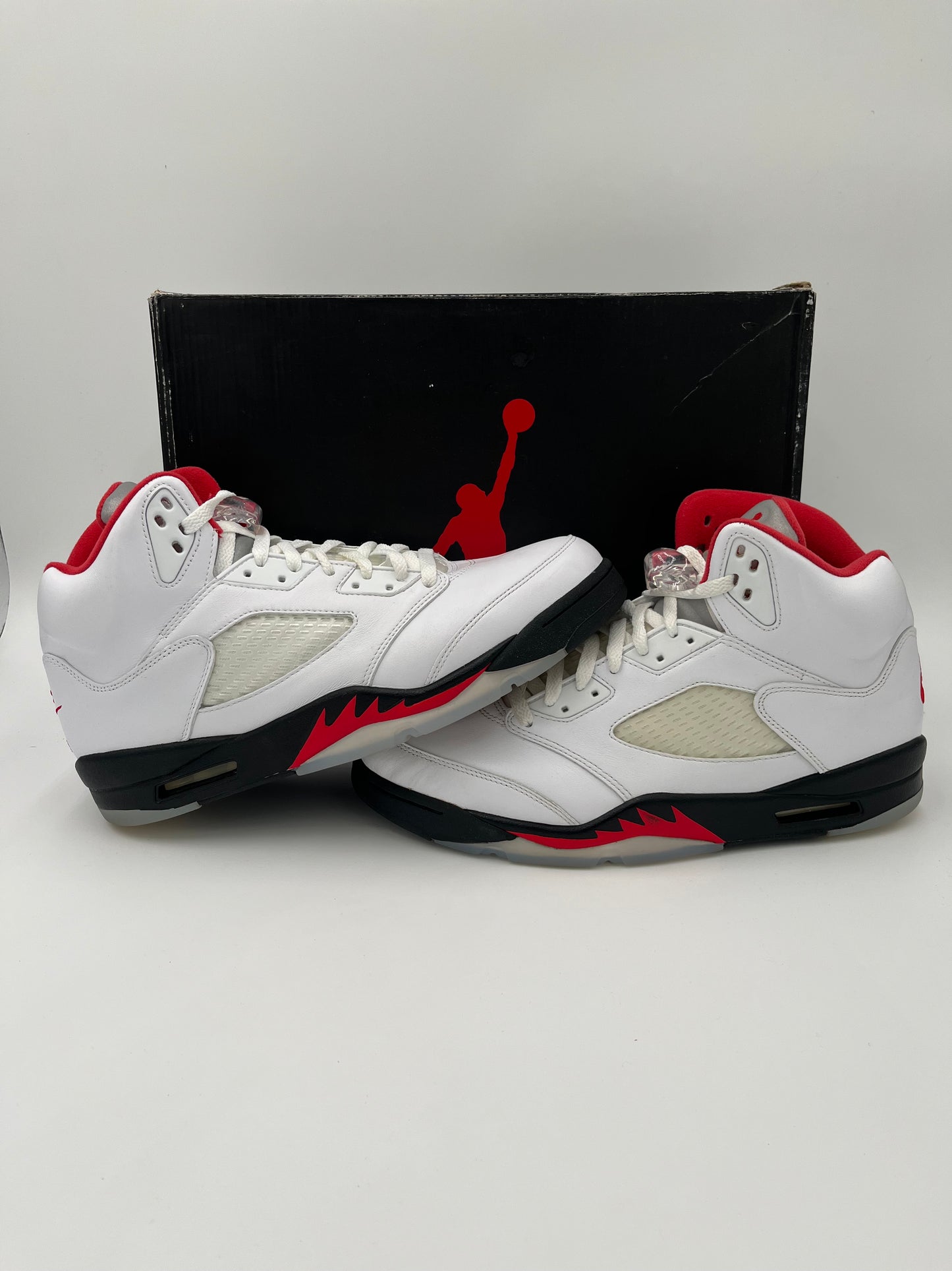 Jordan 5 fire red